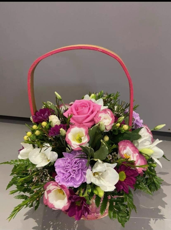 Mothers Day Basket Florist Choice Buy Online Or Call 01358 720401