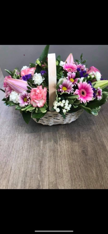 Mothers Day Basket Florist Choice Buy Online Or Call 01358 720401