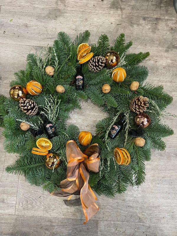 CHRISTMAS DOOR WREATH